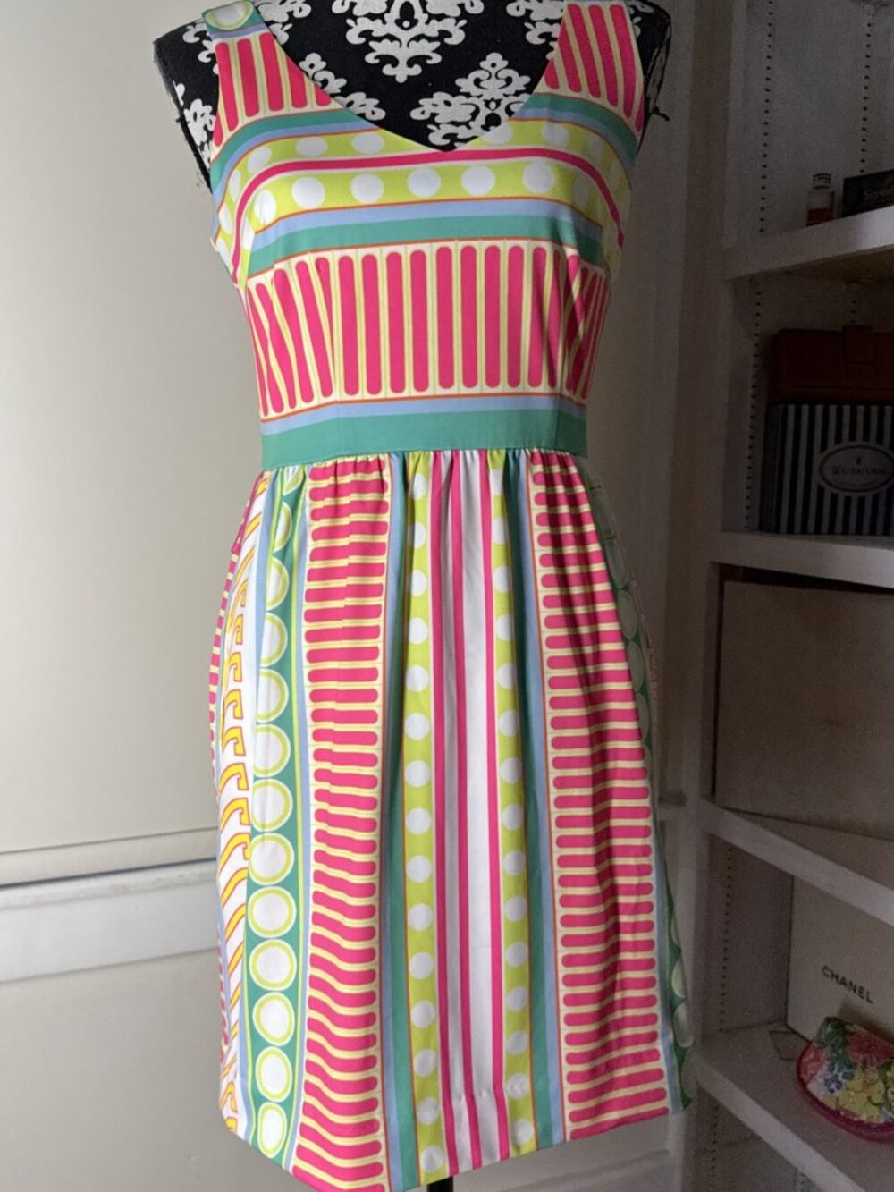 Gretchen Scott Dress XS Colorful Fun Preppy Stretch Mod Sleeveless V-Neck